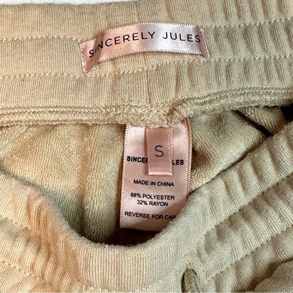 Sincerely Jules Cozy Short with Pockets and super soft material! S - Picture 2 of 8